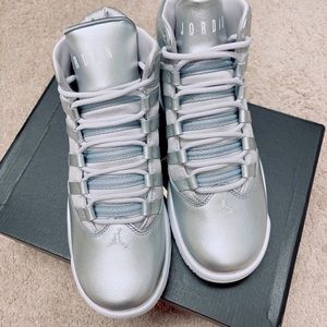 Air Jordan max aura SE women /big kids leather sneakers /NWB
